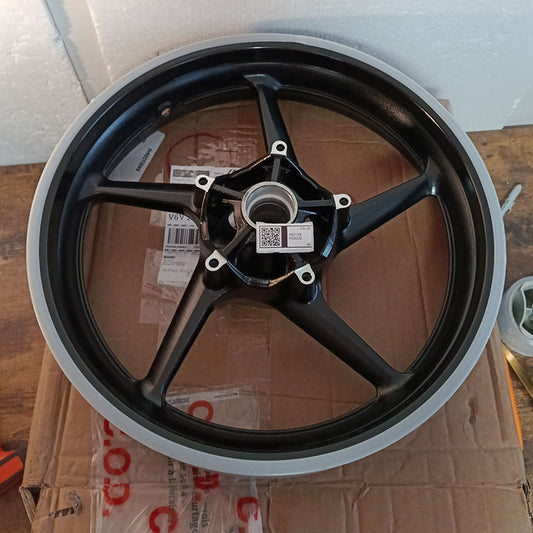 Returned 17"x3.5" Black Front Casting Wheel Rim for Yamaha R6 2018-2020 / R1 2015-2022