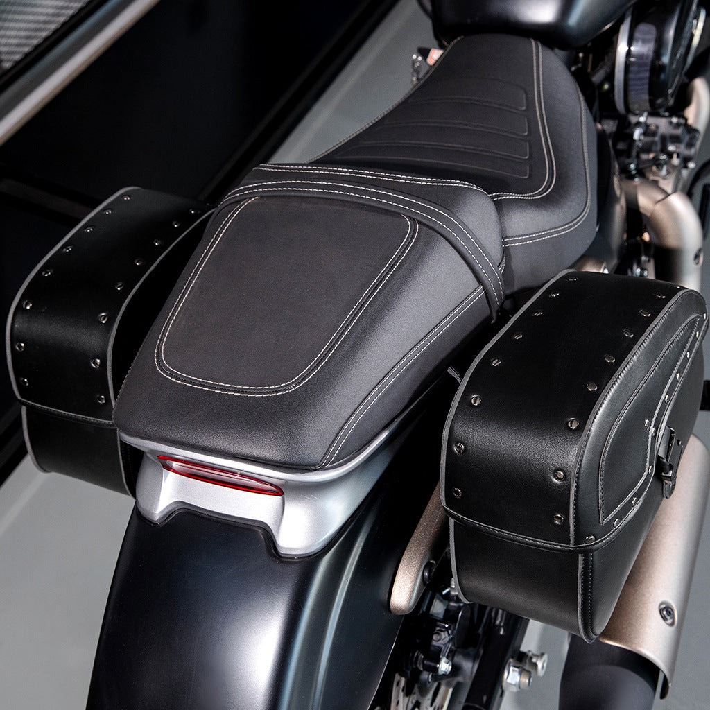 Motorcycle Side Bags / Saddlebags for Cruiser-Style Bikes (Biker Dual-Sided Luggage)